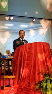 ​Deus foi fiel em cada detalhe! 🙌❤️
​Não temos palavras para descrever o que vivemos nas últimas duas noites no nosso Congresso Aliança. Fomos ricamente abençoados, edificados e renovados pela presença do Senhor e pela ministração profunda que recebemos.
​Nesta segunda noite, o Pr. Jurandir Lopes de Carvalho trouxe uma palavra que incendiou nossos corações e nos relembrou a importância de zelar pela nossa aliança. Confira um pouco desse momento marcante no vídeo acima. ✨
​Nosso muito obrigado a todos os casais que aceitaram o chamado e estiveram conosco. Saímos daqui certos de que o nosso compromisso com Deus e com o nosso cônjuge saiu fortalecido. Que cada aprendizado desses dias floresça em nossos lares!
​O que Deus ajuntou, cuidaremos juntos. Até o próximo evento! 💍🙏
​#CongressoAliança #ADBelémPinda #Gratidão #Família #CasamentoNaRocha PrJurandir NoiteDeRenovo