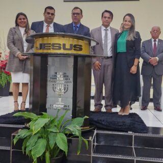 TRANSFERÊNCIA DE DIREÇÃO 

AD BELÉM PINDA BELA VISTA
14/05/2026

Nossa gratidão ao casal Dirigente José Nunes e esposa Silmara.

Nossas boas vindas ao Dirigente Alex Domingos e esposa Kelly

Agradecemos ao Pastor Állen Valadares Vaz nos representar neste ato, bem como ao 1o. Secretário da AD BELÉM PINDA, pastor Ivanildo Anacleto, pela presença.

Também registramos a presença do Vereador Pastor Marco Mayor.

1 Coríntios 3.6-11

Pastor Euclides Vaz Junior e irmã Licinha
