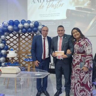 Celebramos o aniversário do Dirigente Moisés Oliveira ao lado da esposa Gabriela.

06/08/2026
AD BELÉM PINDA MOREIRA CÉSAR 

PROVÉRBIOS 21.21
SAÚDE E PAZ 
PARABÉNS!

AGRADECEMOS também ao Pastor Renato Melo por nos representar neste ato.

O Presidente da Câmara Vereador Marco Mayor homenageou o aniversariante  com a entrega de um livro JESUS SEM FILTROS, através dos Assessores Pastor Carlos Daniel e Evangelista Gessé Jr.

Outros Dirigentes de Congregação estiveram presentes: Joel Silva, Ricardo Sobral e Paulo Xavier 

Pastor Euclides Vaz Junior e irmã Licinha